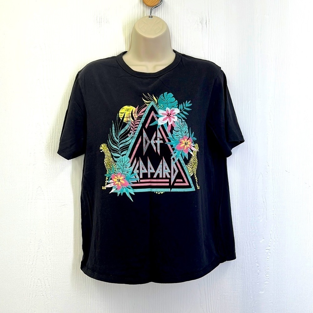 Def Leppard - Cheetah Tropical Palm Beach Def Leppard Graphic Short Sleeve T XS